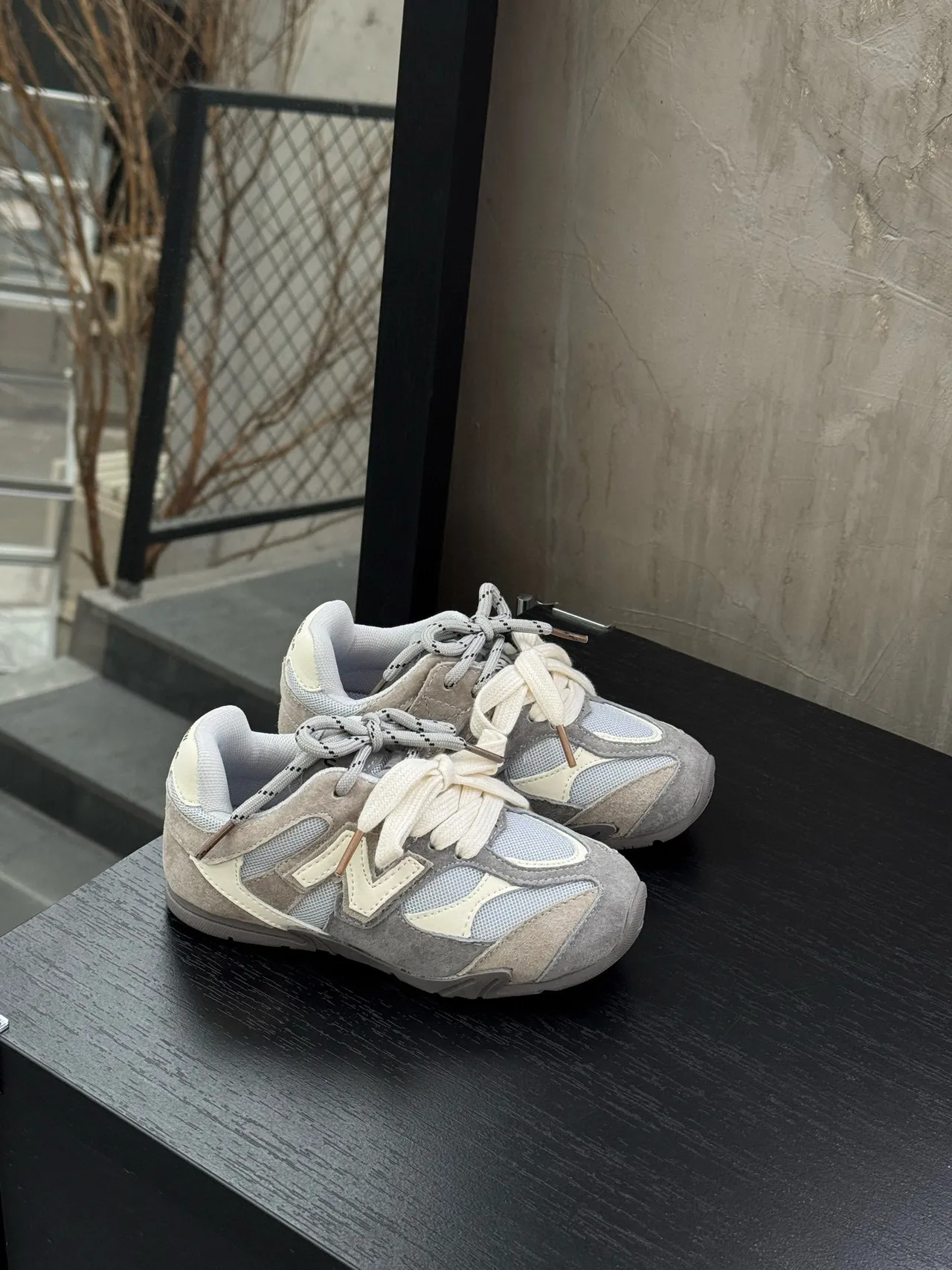 New Balance 327 Gray and White Lifestyle Sneakers 17