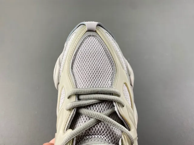 New Balance 9060 بيج مونوكروم سميك سنيكرز 5