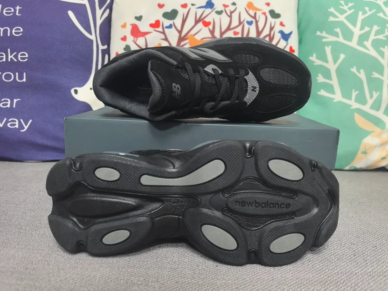 New Balance 9060 Preto Cinza Silhueta Couro E Malha Superior Tênis Chunky 2