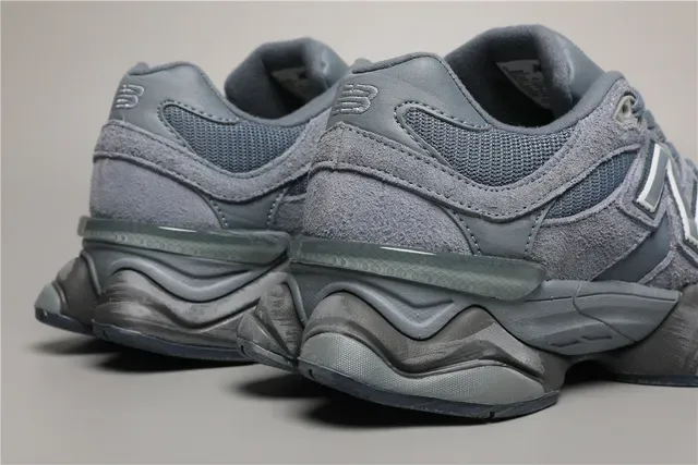New Balance 9060 Monocromático Gris Lifestyle Sneakers 2