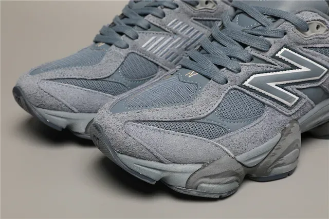 New Balance 9060 Monocromático Gris Lifestyle Sneakers 4