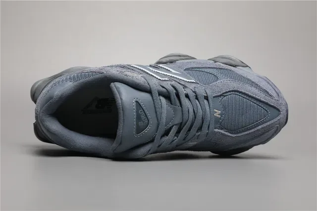 New Balance 9060 Monocromático Gris Lifestyle Sneakers 7