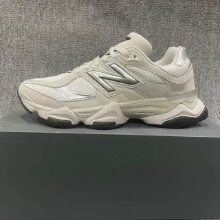 New Balance 9060 Off-White y Negro zapatillas de suela gruesa