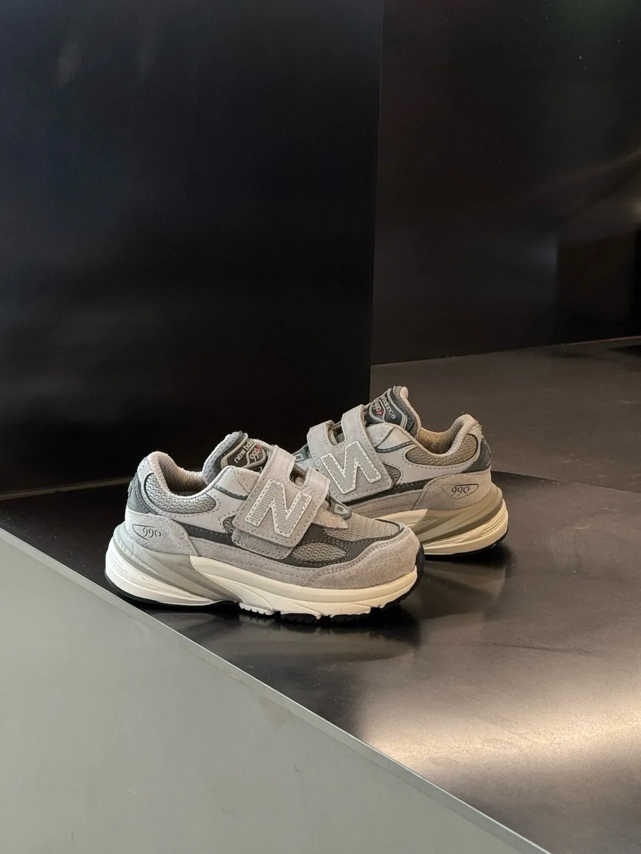 New Balance 990 灰色黑色 厚底轮廓 双魔术贴 生活方式运动鞋 4