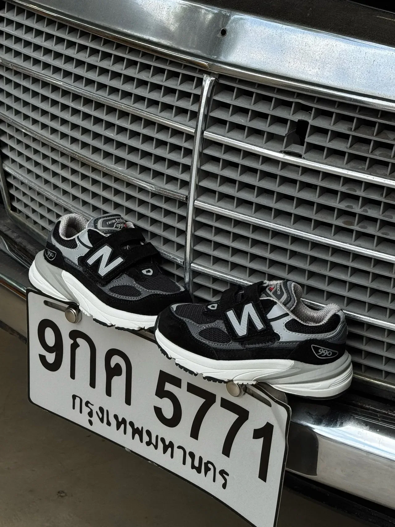 New Balance 990 灰色黑色 厚底轮廓 双魔术贴 生活方式运动鞋 12