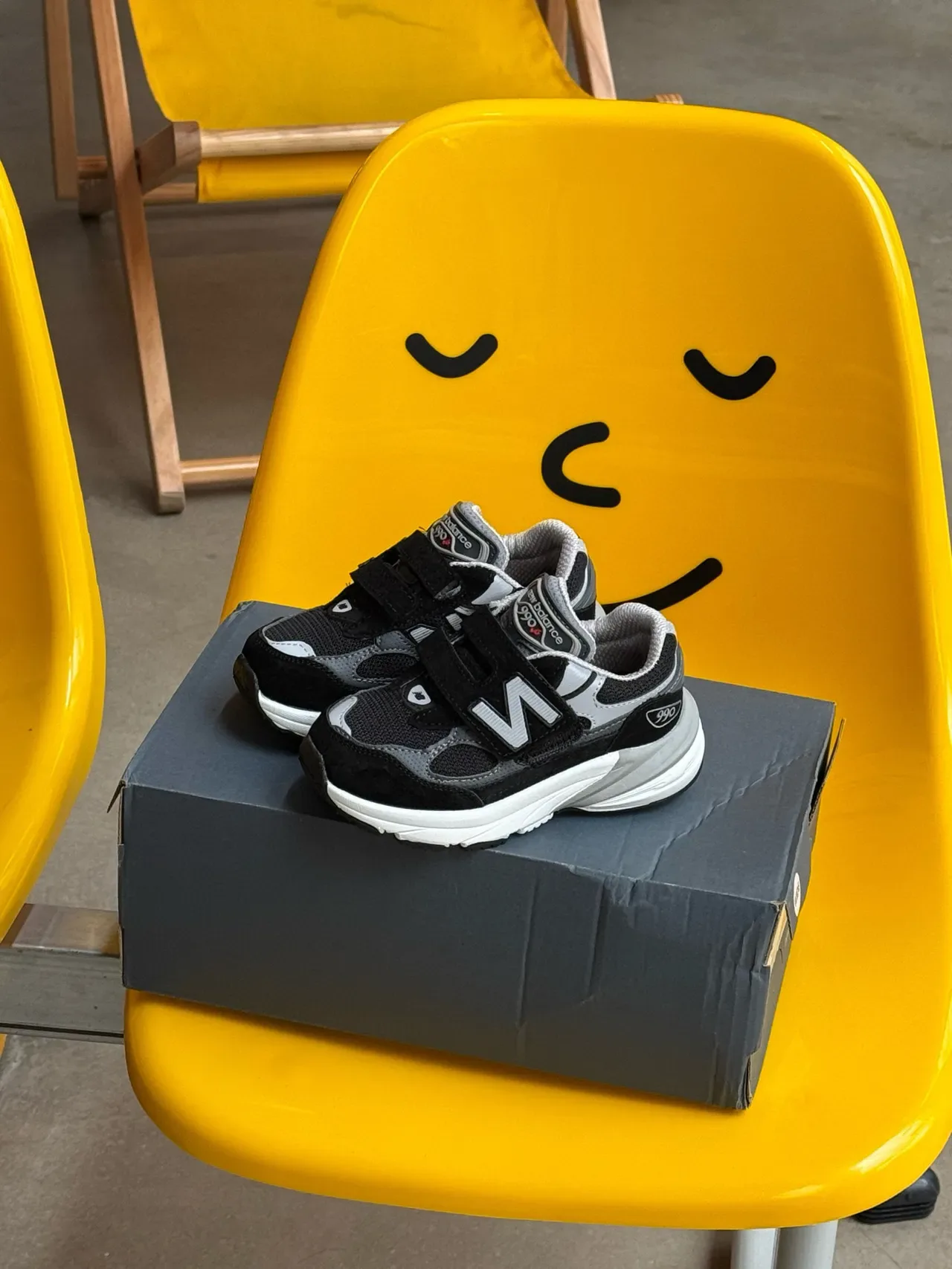 New Balance 990 灰色黑色 厚底轮廓 双魔术贴 生活方式运动鞋 13