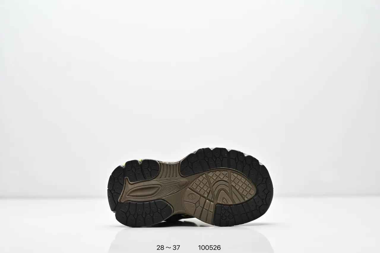 New Balance 990 Branco Amarelo Solado médio Malha e Sobreposições Sintéticas Tênis Chunky 19