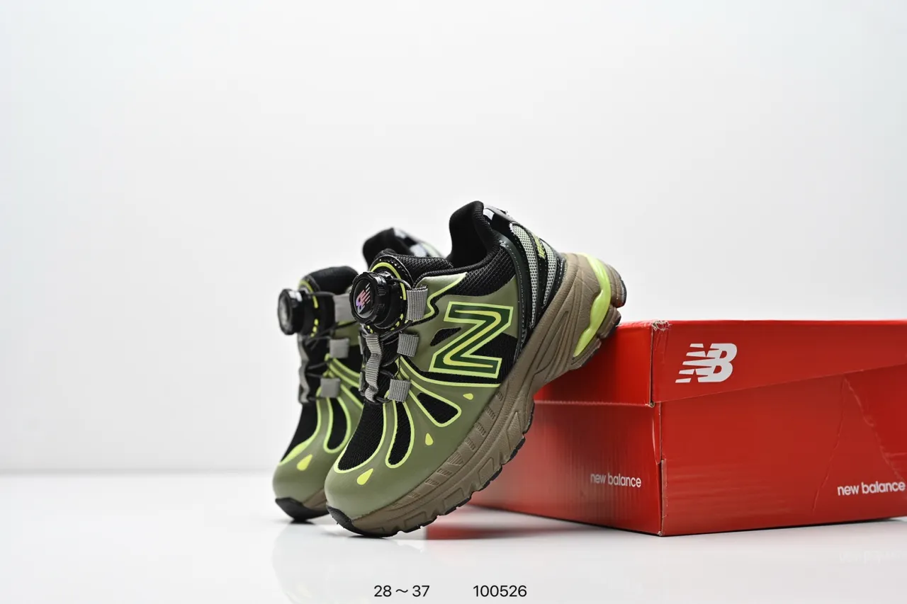New Balance 990 Branco Amarelo Solado médio Malha e Sobreposições Sintéticas Tênis Chunky 22