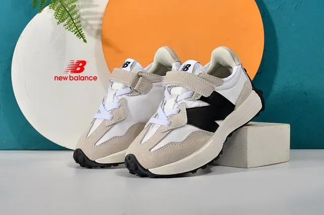 New Balance Beige Noir Retro Runner Velcro Sangle Baskets Lifestyle 7