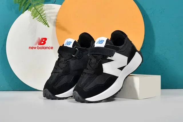 New Balance Beige Noir Retro Runner Velcro Sangle Baskets Lifestyle 12