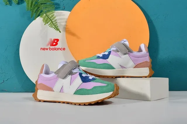 New Balance Beige Noir Retro Runner Velcro Sangle Baskets Lifestyle 21