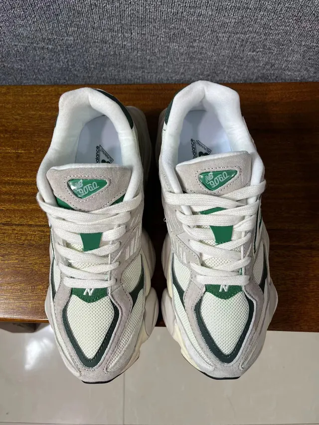 New Balance بيج وأخضر قاعدة متعددة الطبقات شبكي ومخملي أحذية رياضية سميكة 3