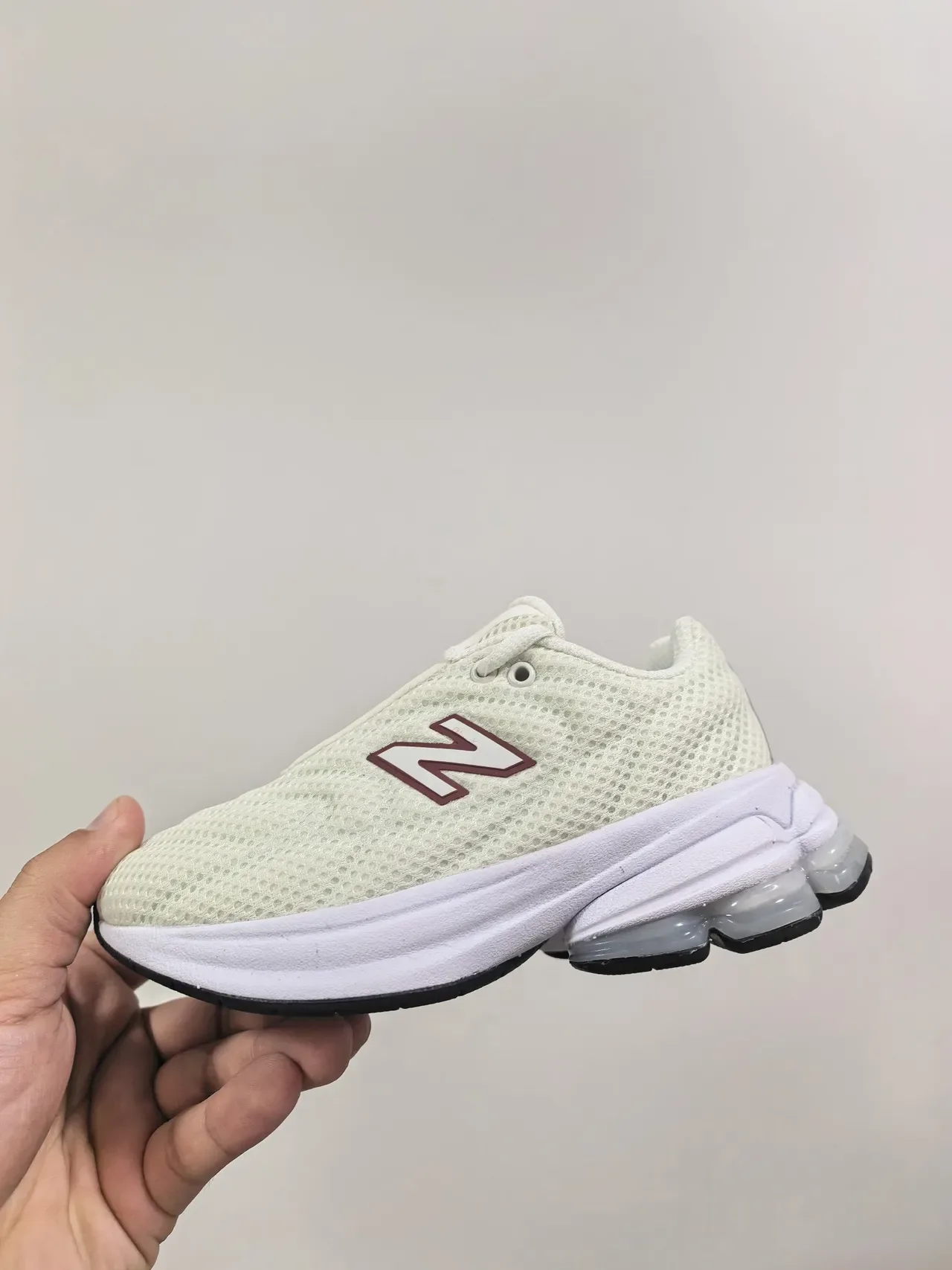 New Balance Beige Pink Mesh Upper Thick Air-Pod Midsole Chunky Sneakers 22