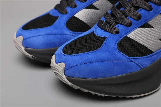 New Balance Sneakers chunky bleu noir bold en suede et mesh oversized gris 'N' logo 4