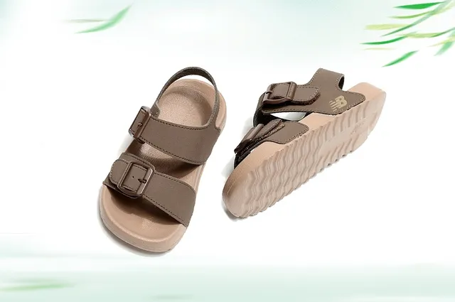 New Balance Sandálias Casuais para Crianças com Fivela de Duas Tiras 15