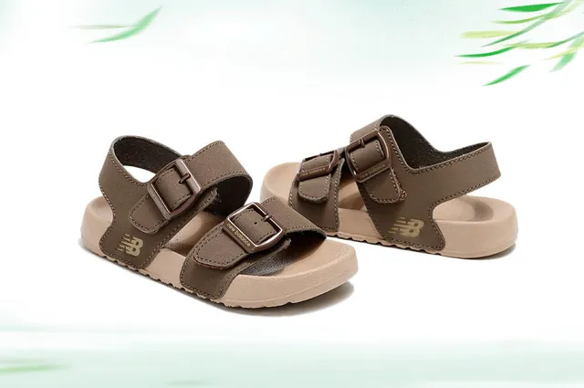 New Balance Sandálias Casuais para Crianças com Fivela de Duas Tiras 18