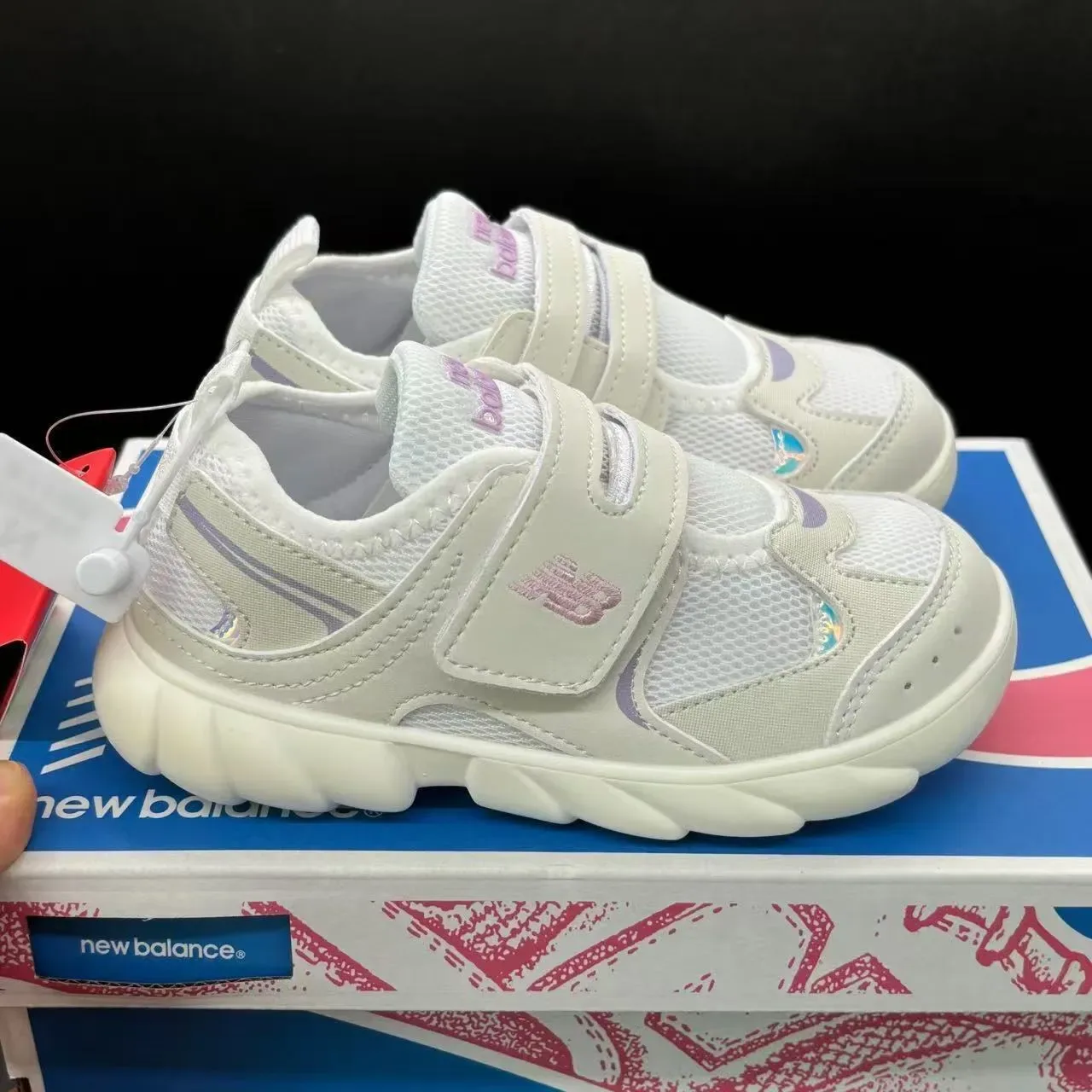 New Balance Prateado Branco Dupla Velcro Alça Fechamento Malha e Sobreposição Sintética Construção Tênis Lifestyle 11