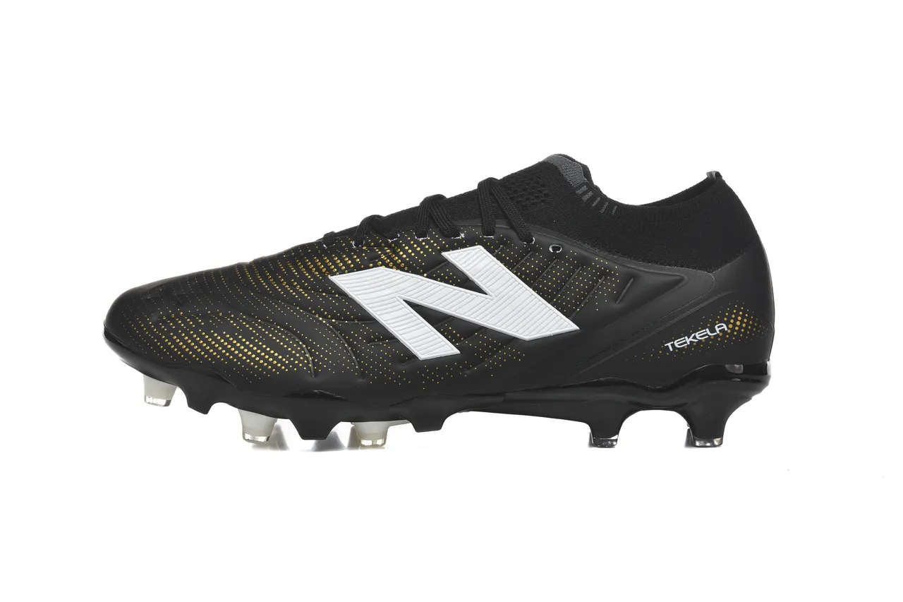 New Balance Tekela Preto e Dourado Baixo-Corte Colar Ajustado a Meia Campo Firme Sapatos de Futebol 10
