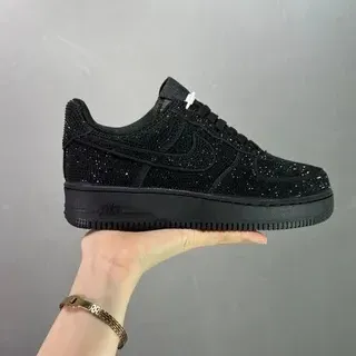 Nike Air Force 1 أحذية رياضية لايف ستايل سوداء لامعة مزينة