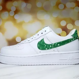 Nike Air Force 1 أحذية رياضية بيضاء خضراء بطباعة بندانا أسلوب حياة