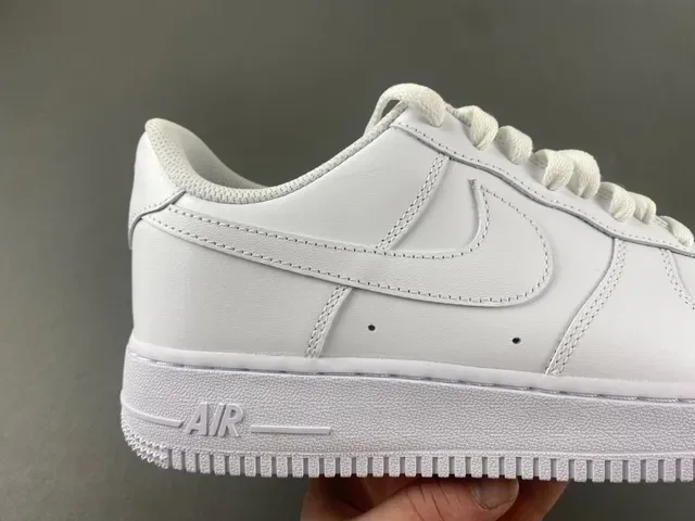 Nike Air Force 1 White Lifestyle Sneakers 3