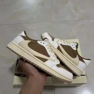 Nike Air Jordan 1 أبيض بني Low-Top Color-Blocked Lifestyle Sneakers