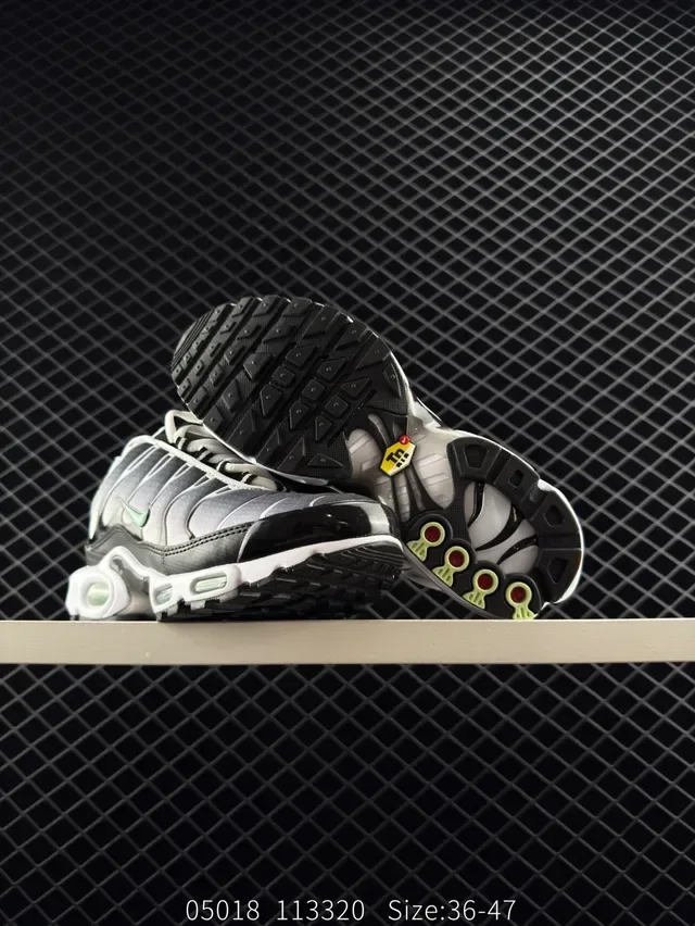 Nike Air Max Plus Black Silver Green Lifestyle Sneakers 7