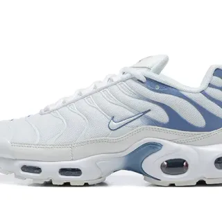 Nike Air Max Plus أبيض وأزرق فاتح حذاء نمط حياة