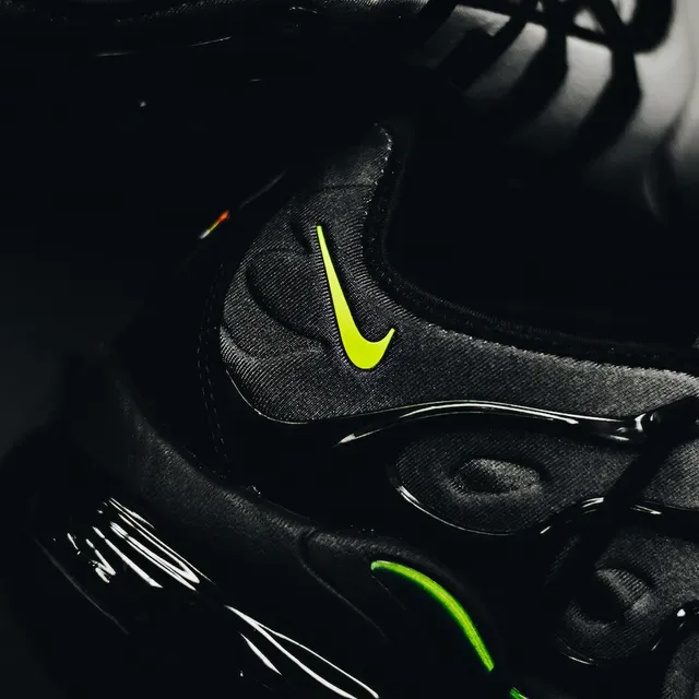 Nike Air VaporMax Plus Silver Black Neon Green Lifestyle Sneakers 23
