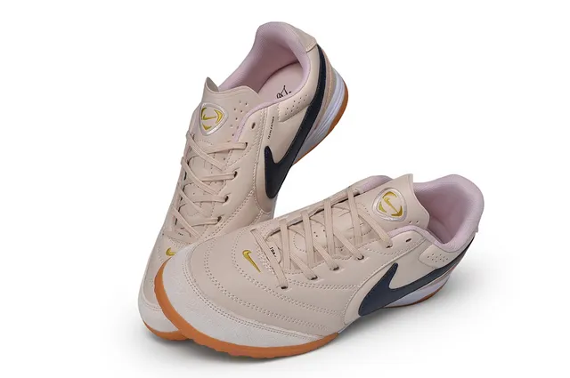 Nike Beige Navy Low-Top Suede Upper Turf Soccer Shoes 7