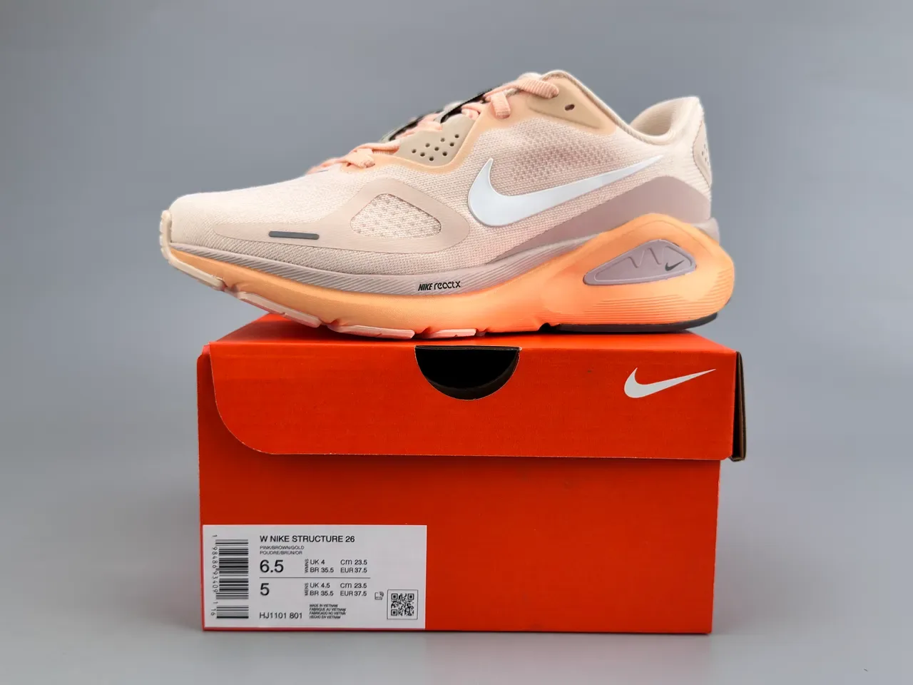 Nike বেজ কমলা ইঞ্জিনিয়ার্ড মেশ আপার স্কাল্পটেড মিডসোল রানিং জুতা 4
