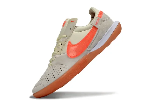 Nike Sapatos de Futebol Indoor Low Top em Suede Bege Laranja 3