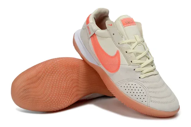 Nike Sapatos de Futebol Indoor Low Top em Suede Bege Laranja 4