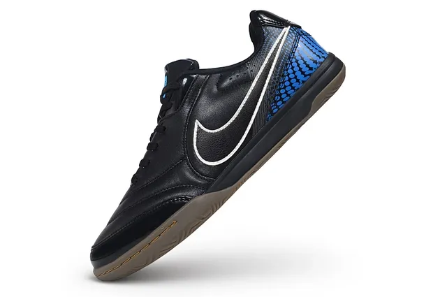Nike Black Blue Low-Top Synthetic Leather Upper Indoor Soccer Shoes 3