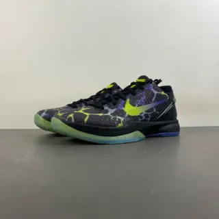 Nike Zapatos de Baloncesto Negro Verde Low-Top Silueta Texturizada Patrón Crackle-Pattern Superior