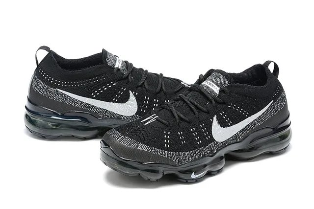 Nike Black Silver Flyknit Upper Visible Air Cushioning Sole Running Shoes 5
