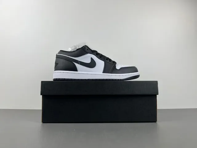 Nike Black White Low-Top Leather-Panelled Lifestyle Sneakers 12