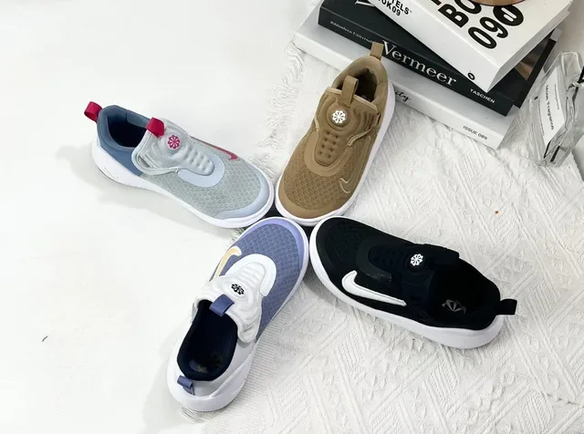 نايك سنيكرز أسلوب الحياة أسود أبيض slip-on مع upper من الكيت 4
