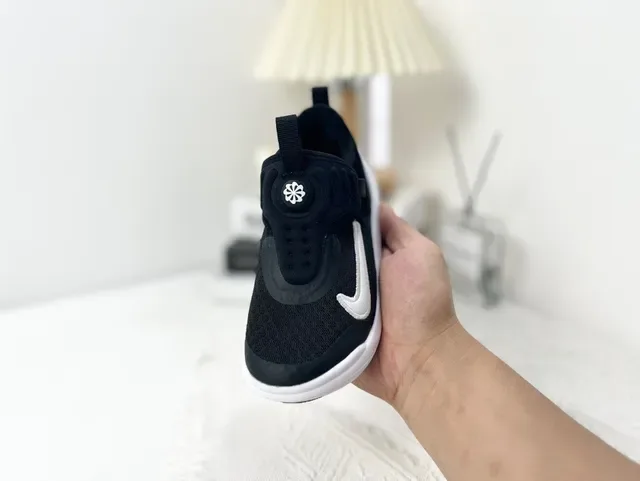 نايك سنيكرز أسلوب الحياة أسود أبيض slip-on مع upper من الكيت 12