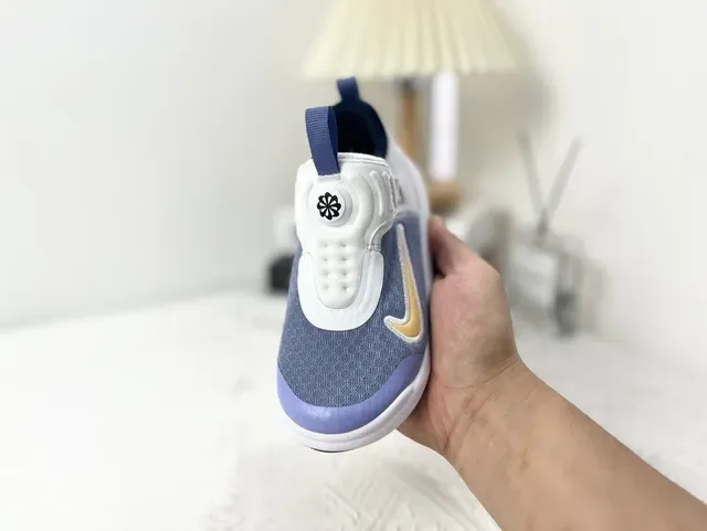 نايك سنيكرز أسلوب الحياة أسود أبيض slip-on مع upper من الكيت 15
