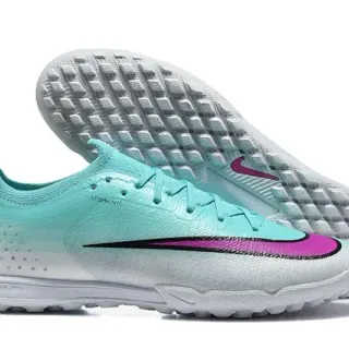 Nike Chaussures de Football Bleues Roses avec Upper en Knit, Gradiente Aqua-To-White pour Turf