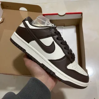 Nike Dunk Low بني وأبيض لايف ستايل سنيكرز