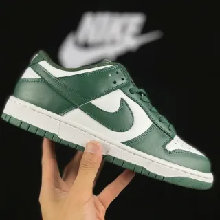 Nike Dunk Low أخضر وأبيض لايف ستايل سنيكرز