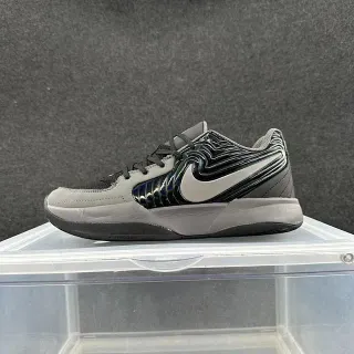 Nike Gris Noir Low-Top Motif Ondulé Iridescent Panneau Latéral Chaussures de Basketball