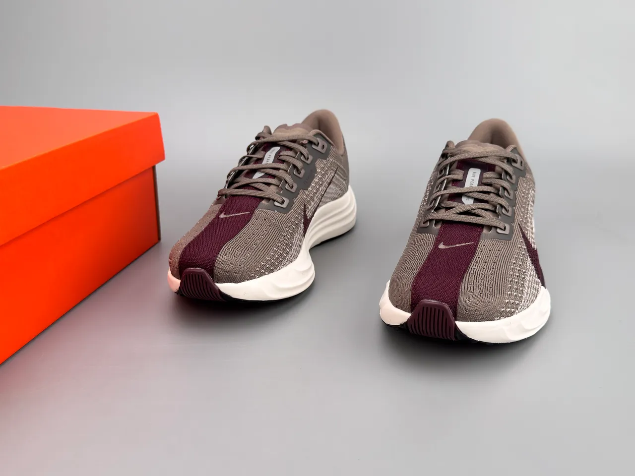 Nike Gray Burgundy Engineered Knit Upper Wave-Shaped ZoomX Midsole Running Shoes 3