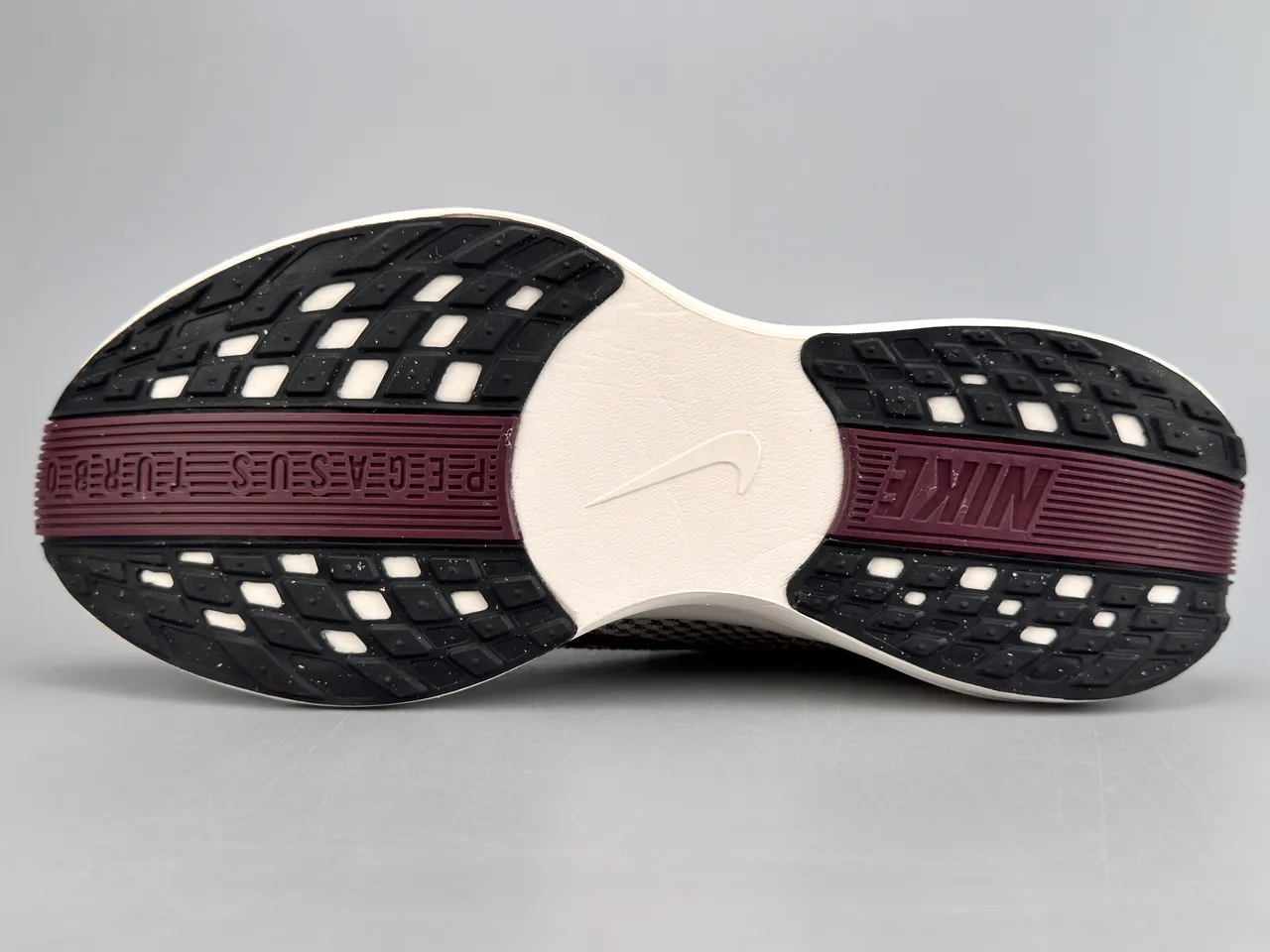 Nike Gray Burgundy Engineered Knit Upper Wave-Shaped ZoomX Midsole Running Shoes 6