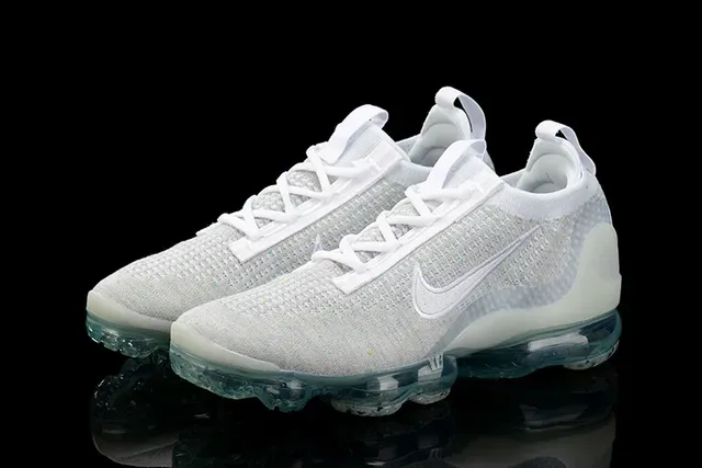 Nike Gray Transparent Engineered Knit Upper Full-Length Visible Air Unit Sole Lifestyle Sneakers 8