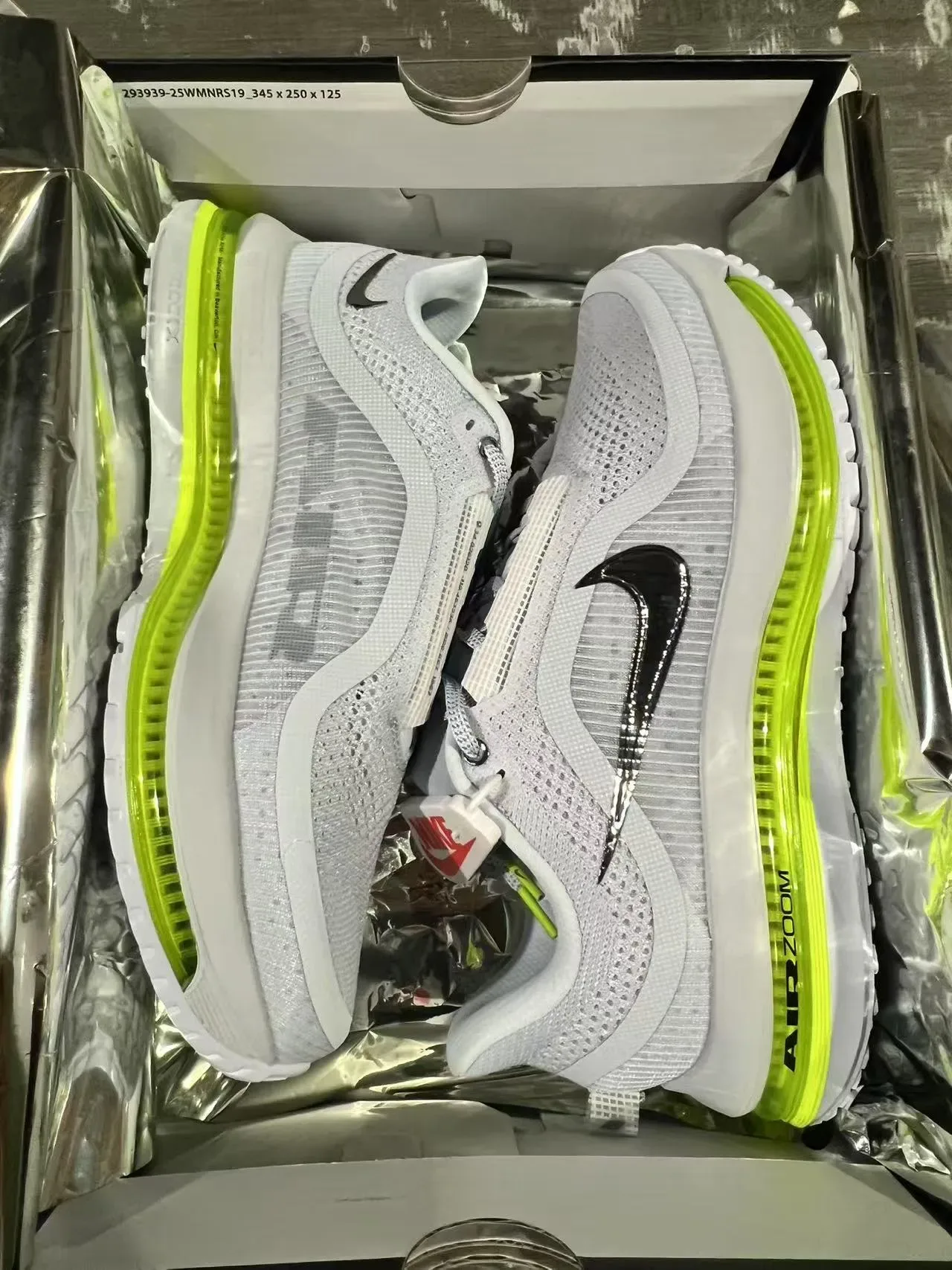 Nike Cinza Amarelo Malha Engineered Superior Visível de Comprimento Total Unidade Air Zoom Tênis de Corrida 9