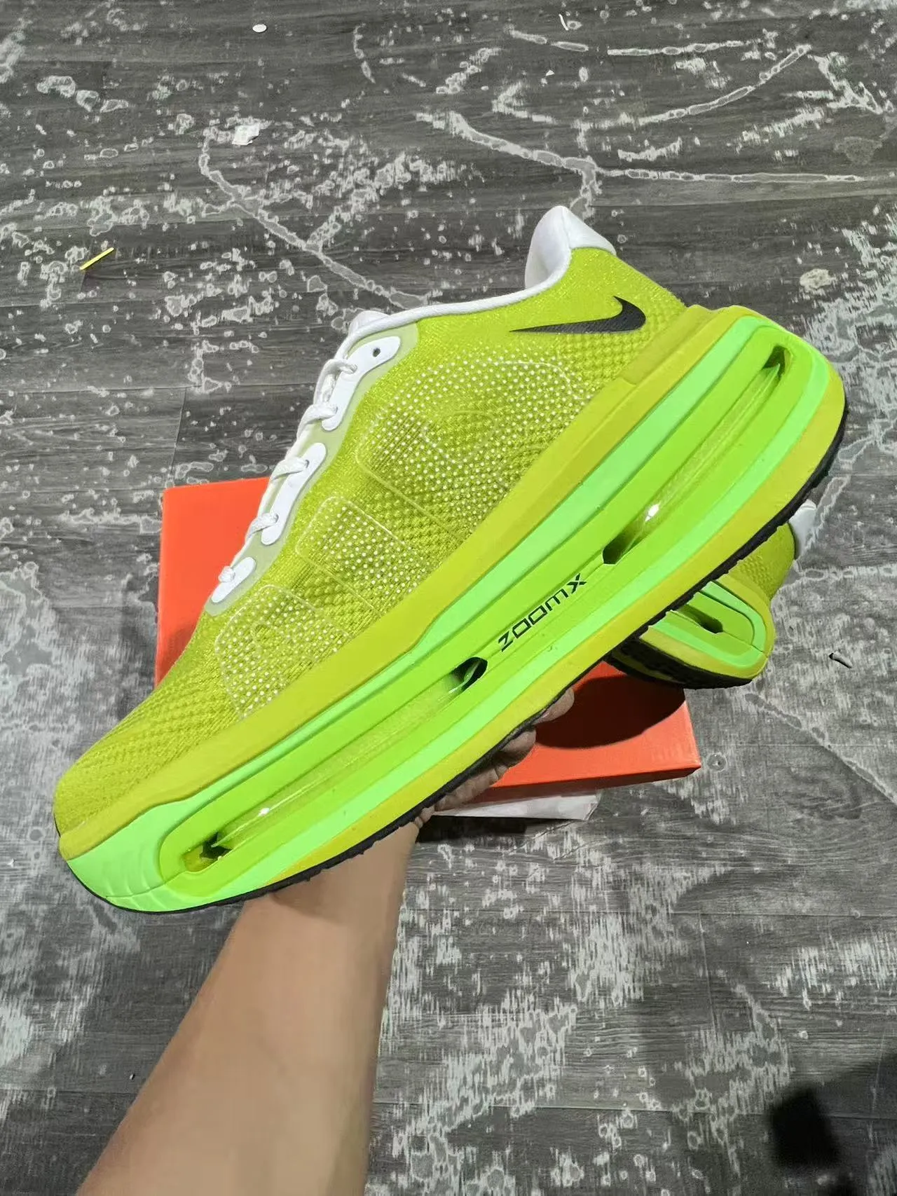 Nike Green Black Full-Length Visible Air Zoom Unit Perforated Knit Upper Running Shoes 7