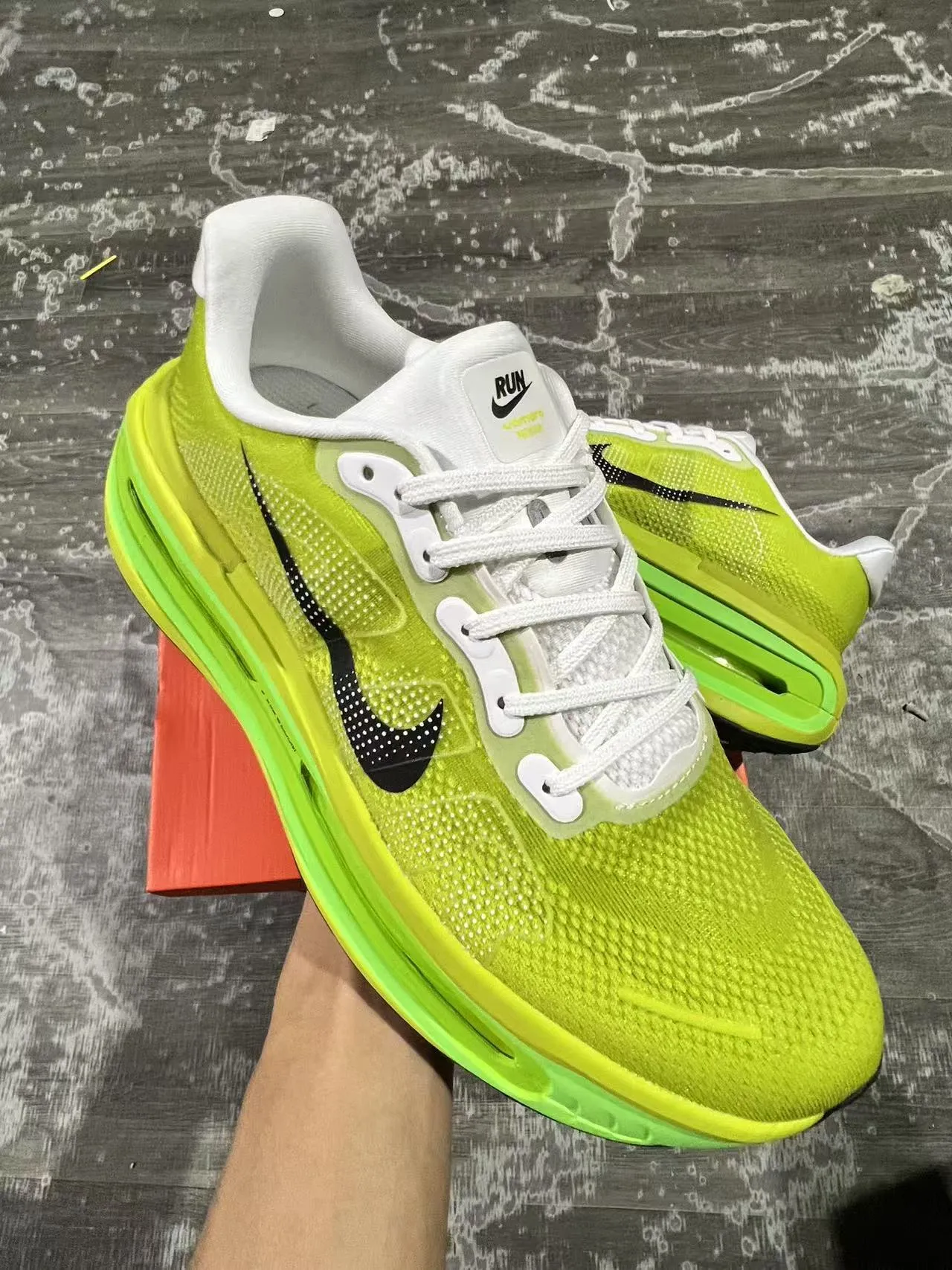 Nike Green Black Full-Length Visible Air Zoom Unit Perforated Knit Upper Running Shoes 10